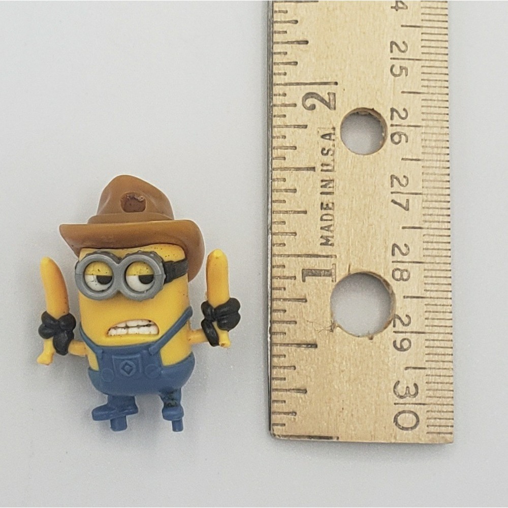 Kinder Joy Cowboy Minion Minions The Rise of Gru Toy 2020 Outlaw‎